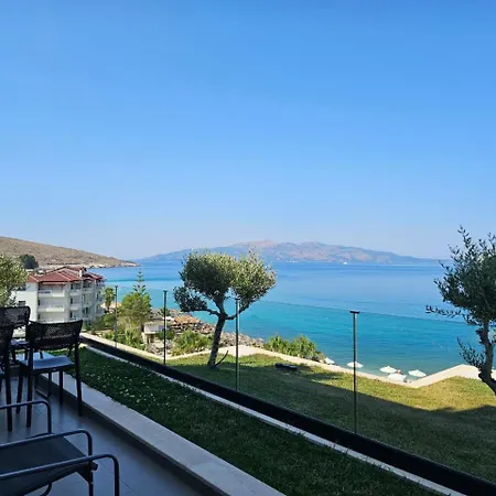 Infinity View Seafront Apartment