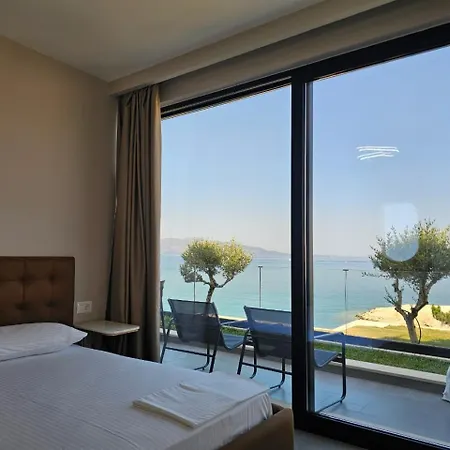 Infinity View Seafront Apartment Sarande