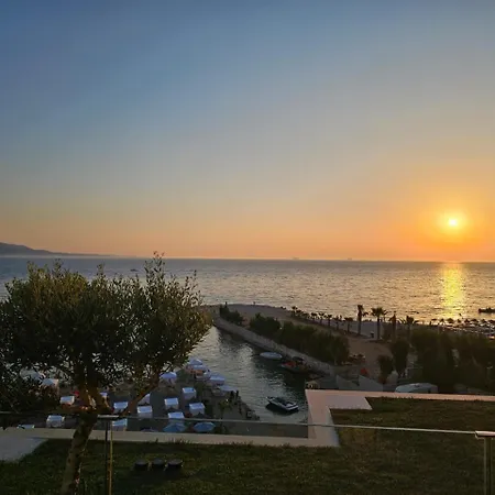 Infinity View Seafront *